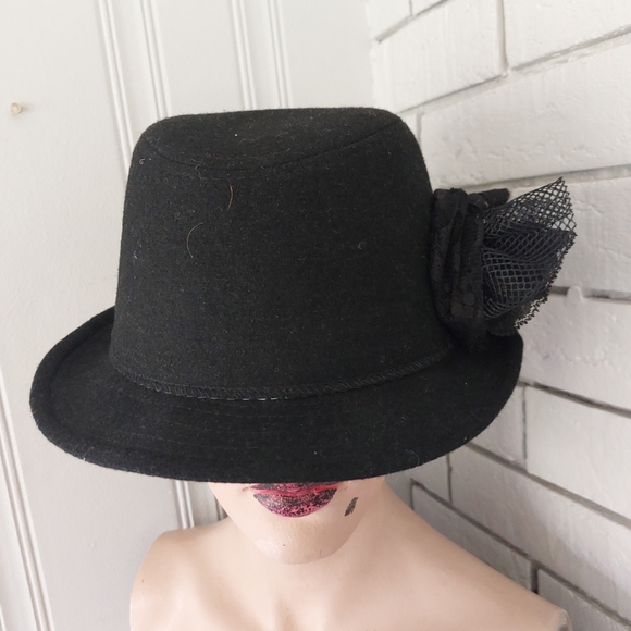 Hat - Black - Picture 2 of 4